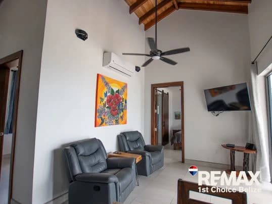 New Beach Front Home, Ready for Rental - photo 12