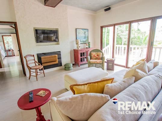 The Tree House by the Sea, Red Rock - photo 5