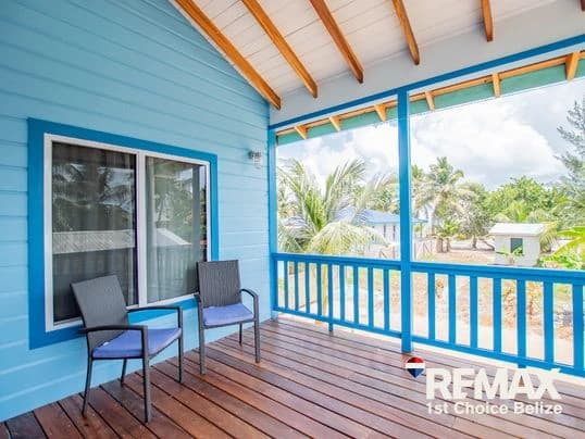 Tropical Sea View 3-Bedroom Home in the Heart of Hopkins - photo 7