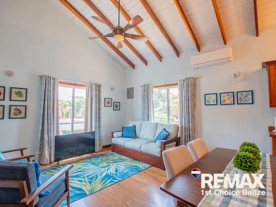 Tropical Sea View 3-Bedroom Home in the Heart of Hopkins - photo 4