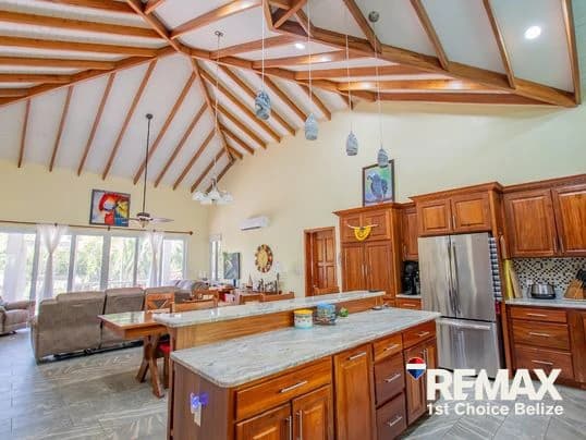 Luxurious 2-Bedroom Home in a Private Gated Community, Red Rock - photo 2