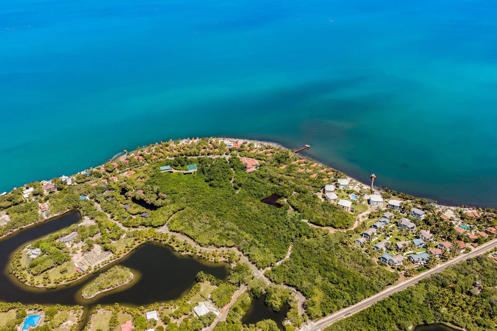 224-Acre Beachfront Resort & Spa with Branded Residences, Placencia - photo 3