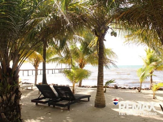 Beachfront Home in Plantation, Placencia - photo 22